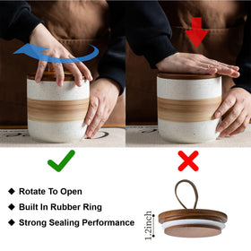 Miamolo spice jars with wooden lids sealing aromas to keep ingredients fresh.