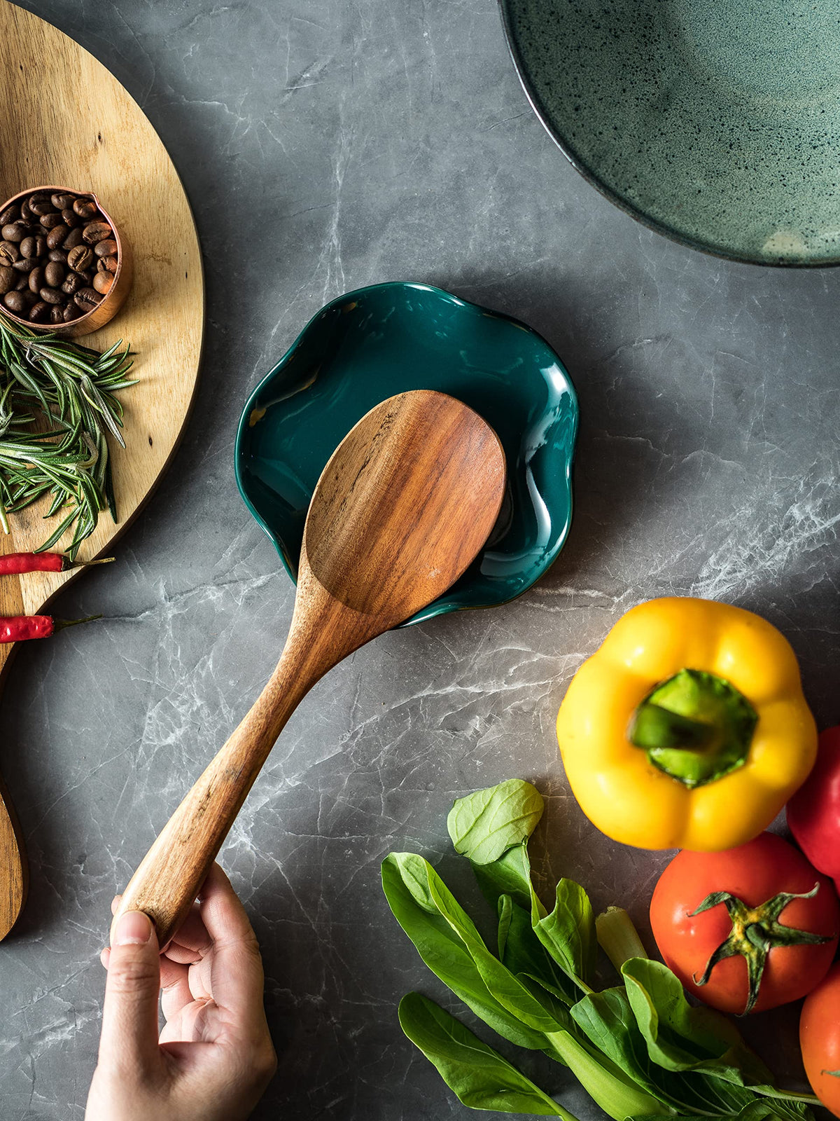 Miamolo spoon rest flower-shape adds decor while guiding drips