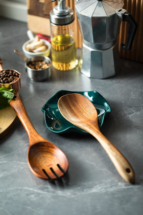 Miamolo spoon-rest pleated-edge detail combines charm with spill protection