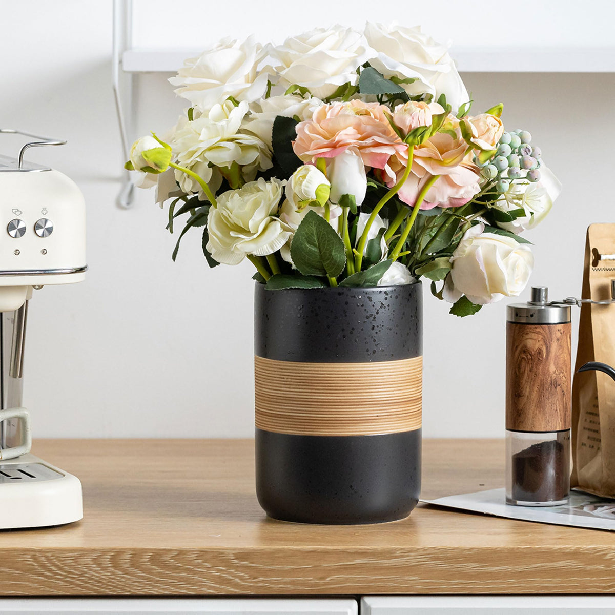 Miamolo stackable jars of different sizes neatly organize pantry.