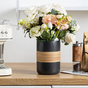 Miamolo stackable jars of different sizes neatly organize pantry.