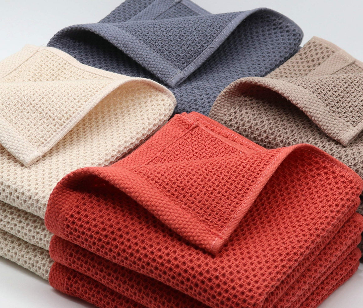 Mia'sDream machine-washable towels emphasize easy care and durable design.