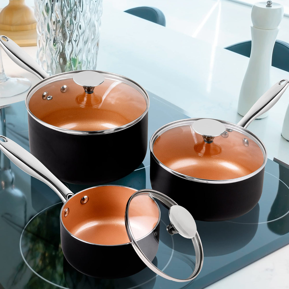 Michelangelo easy-clean interior ensures simple wipe-down after meals.