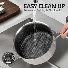 MICHELANGELO Triply metal utensil safe pan resists scratches.