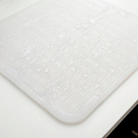 Translucent XL mat fits large counters for everyday kitchen tasks.