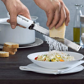 Microplane Premium Classic ginger and garlic grating for pastes.