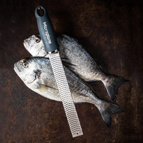 Microplane Premium Zester Grater easy-clean design, dishwasher safe.