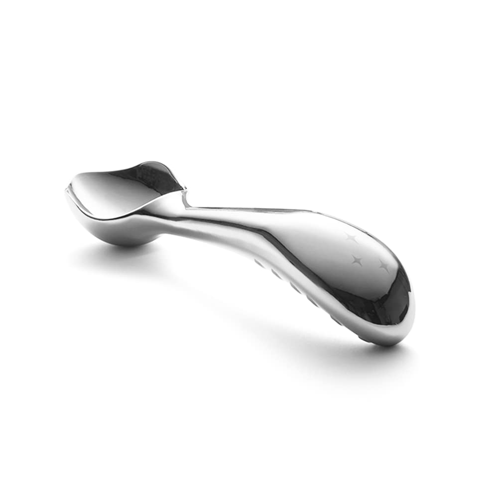 Midnight Scoop ergonomic handle eases scooping with arm and shoulder leverage.