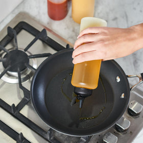 Mighty Strong measurement-markings help you dose sauces with confidence.