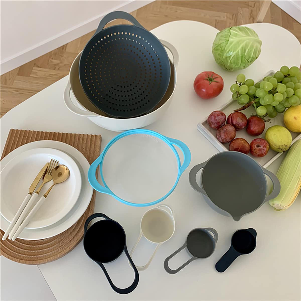 MiHerom sifter included for airy batters and toppings.