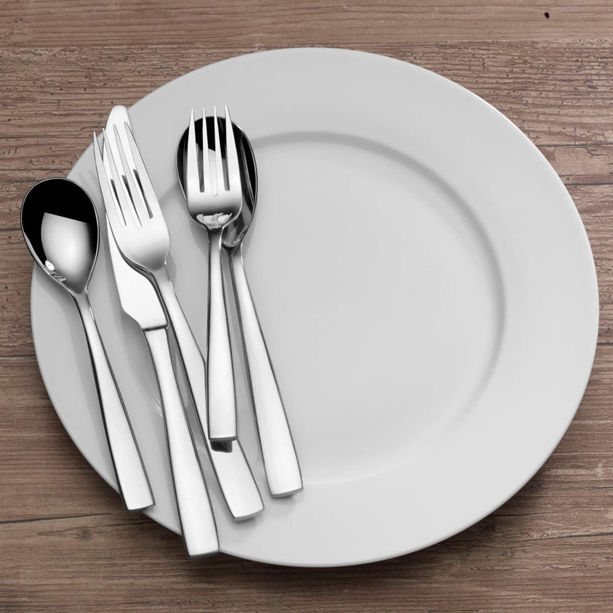 Mikasa Delano dinner fork with sleek profile for casual meals