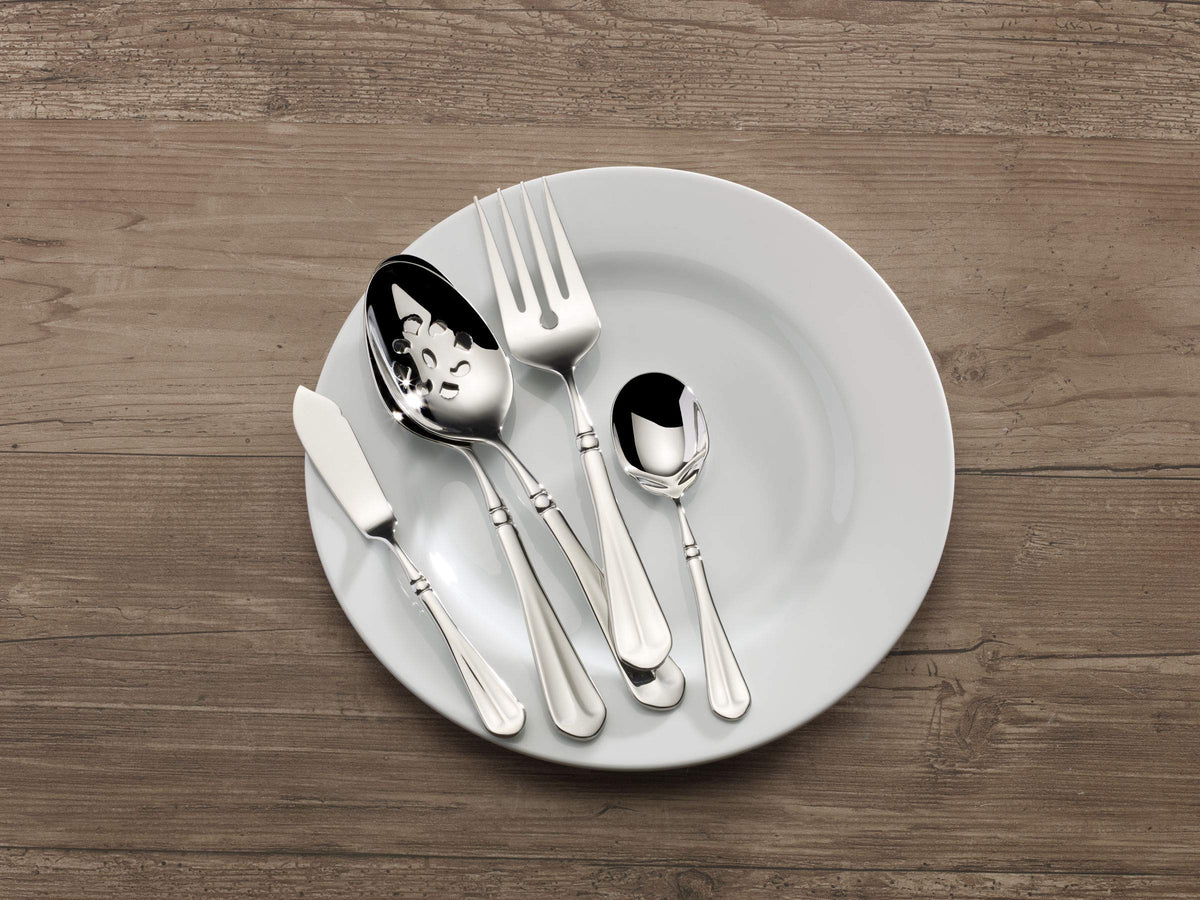Mikasa French Countryside dinner spoons with timeless elegance