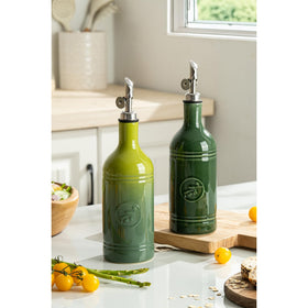 MIKIGEY no-drip spout ensures clean, mess-free pouring.