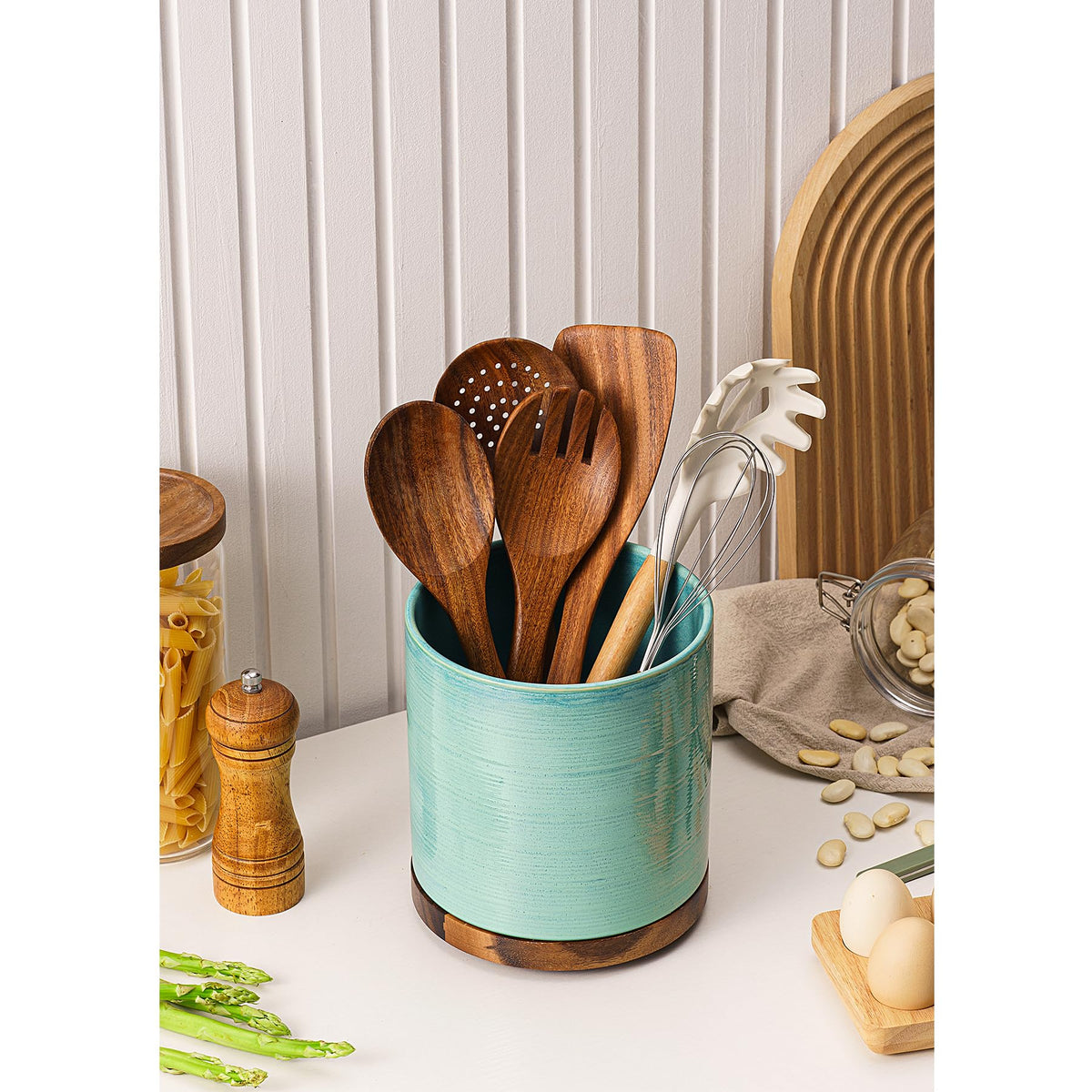 MIKIGEY durable ceramic construction provides a sturdy, long-lasting organizer.