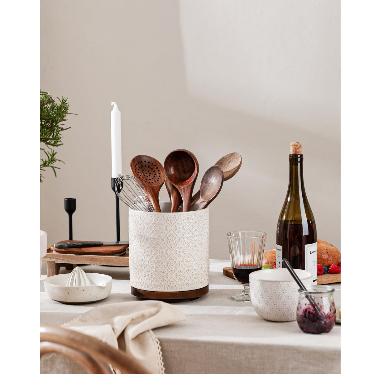 MIKIGEY durable glazed ceramic is simple to wipe clean after use