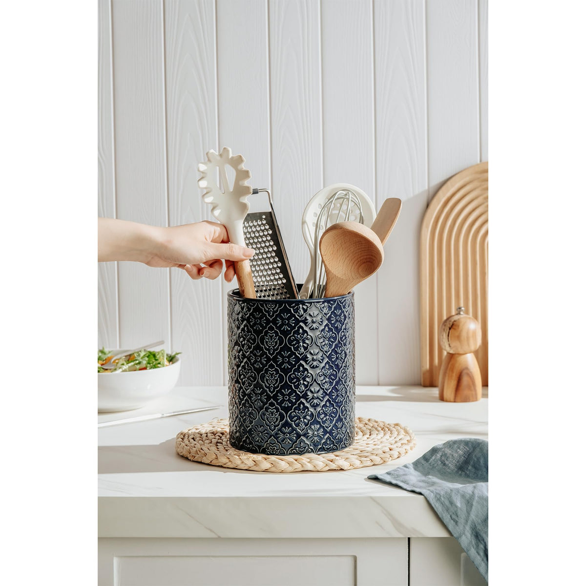 MIKIGEY glazed finish cleans easily by hand or in dishwasher.