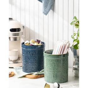 MIKIGEY lace-embossed ceramic holder highlighting vintage charm and tool organization.