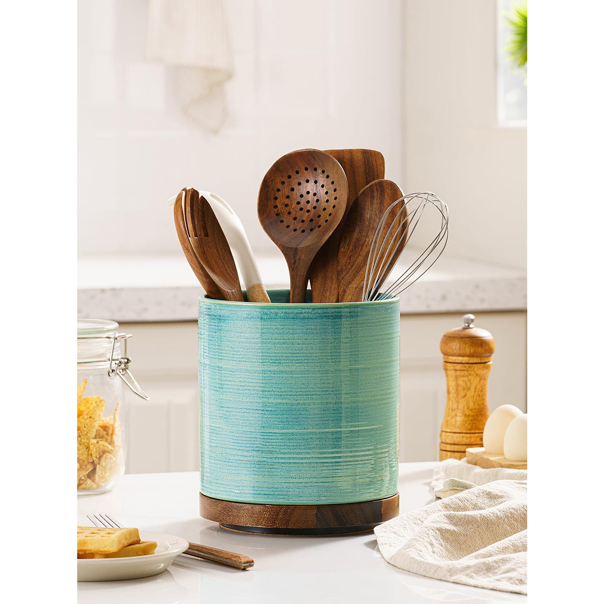 MIKIGEY extra-large capacity utensil crock holds spatulas and ladles neatly.