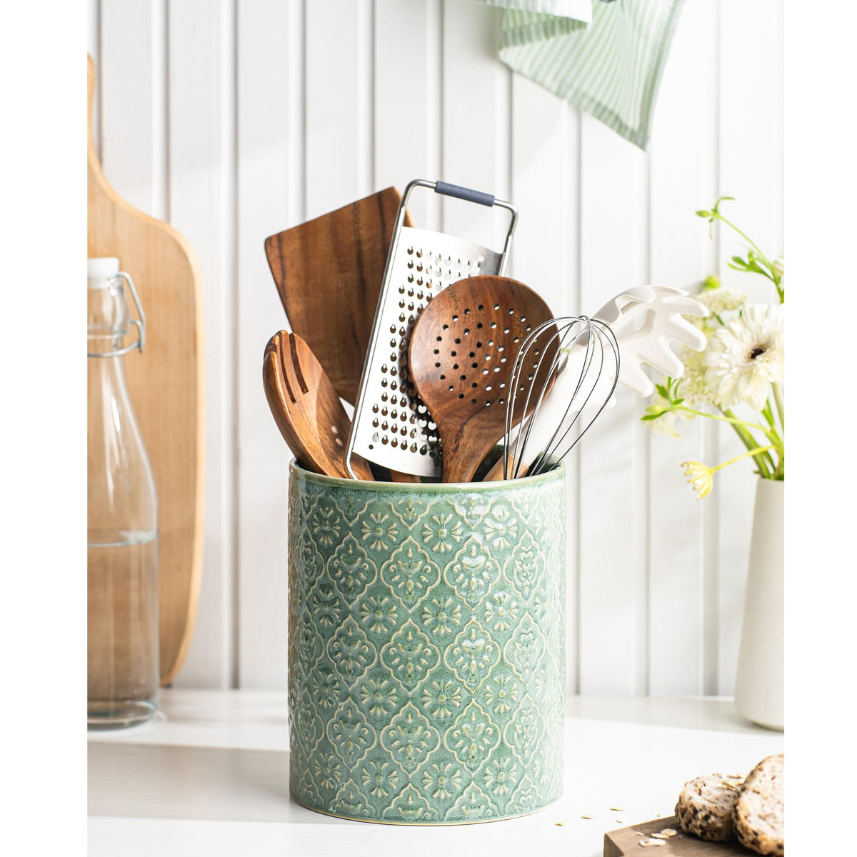 MIKIGEY multifunctional holder serves as a spoon holder or vase.