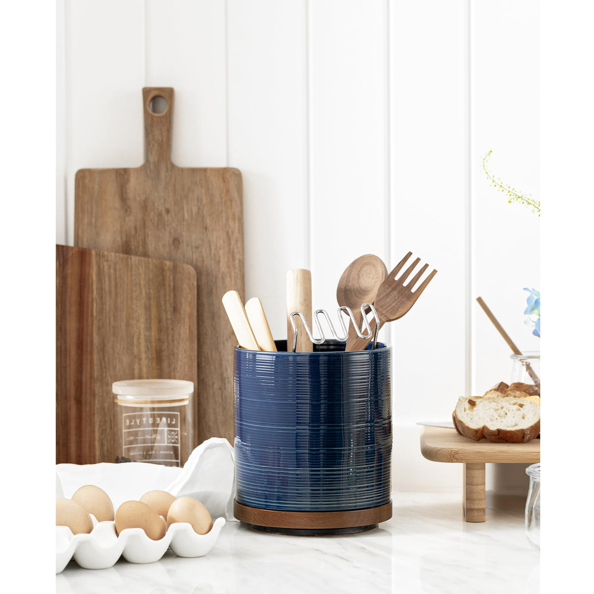 MIKIGEY large-capacity ceramic crock keeps spatulas and ladles organized.