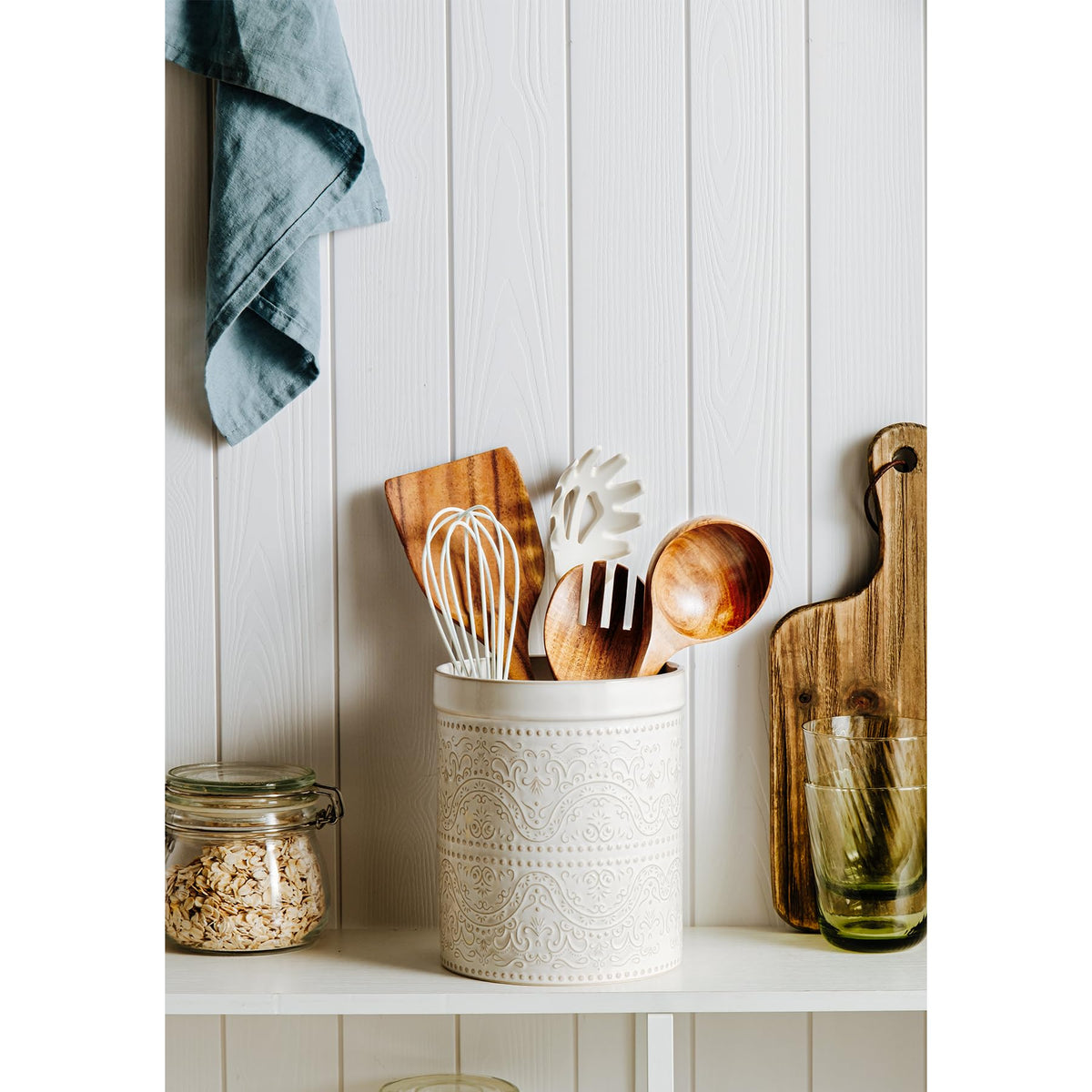 MIKIGEY utensil holder capacity: room for tools within easy reach.