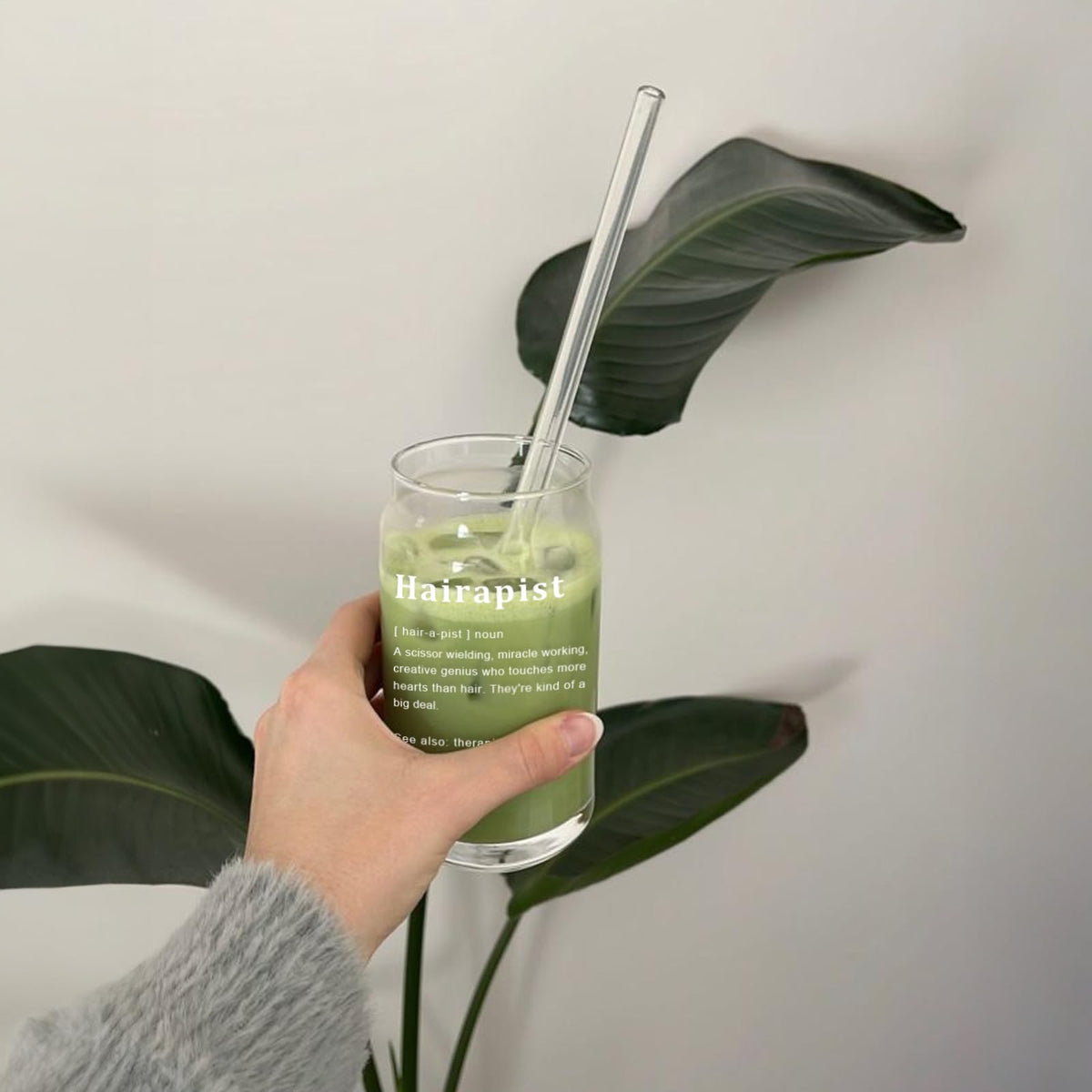 Mikopei Hairapist smoothie-friendly glass cup with reusable straw.