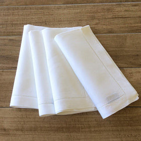 Minhcraft napkins ready for cold-water machine washing and easy care.