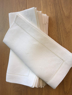 Minhcraft 12-piece linen napkin set suitable for daily use and celebrations.