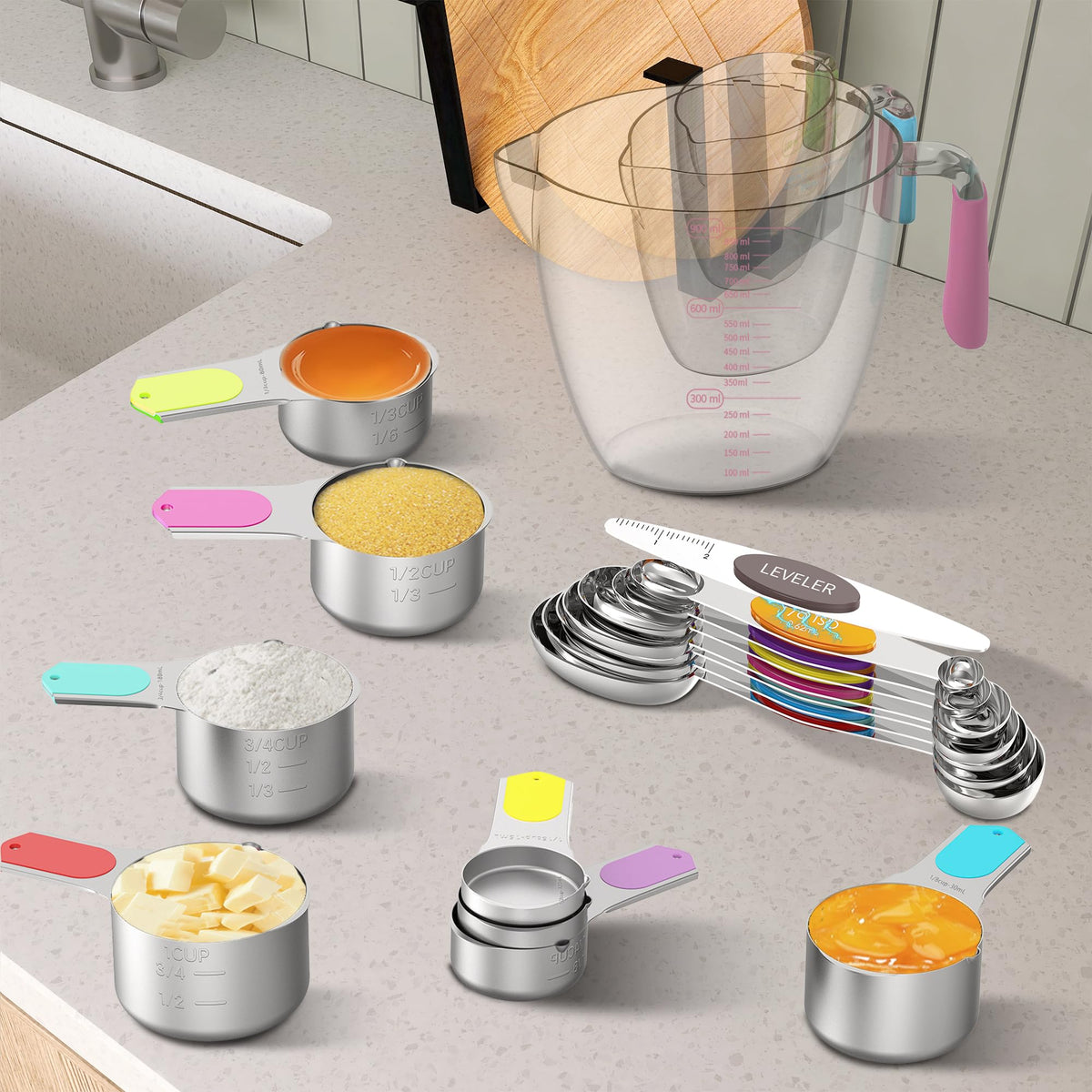 Minteem 2-cup plastic cup adds versatile measurement options.