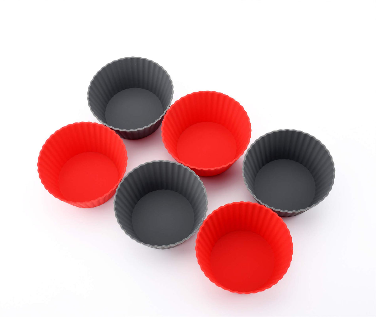 Mirenlife red-gray cups in dishwasher cycle for quick cleanup.