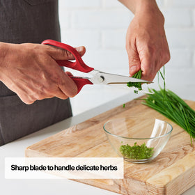 Misen ambidextrous handle design supports both hands.