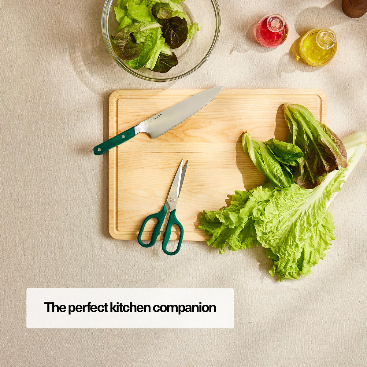 Misen heavy-duty performance handles thick cuts with ease.