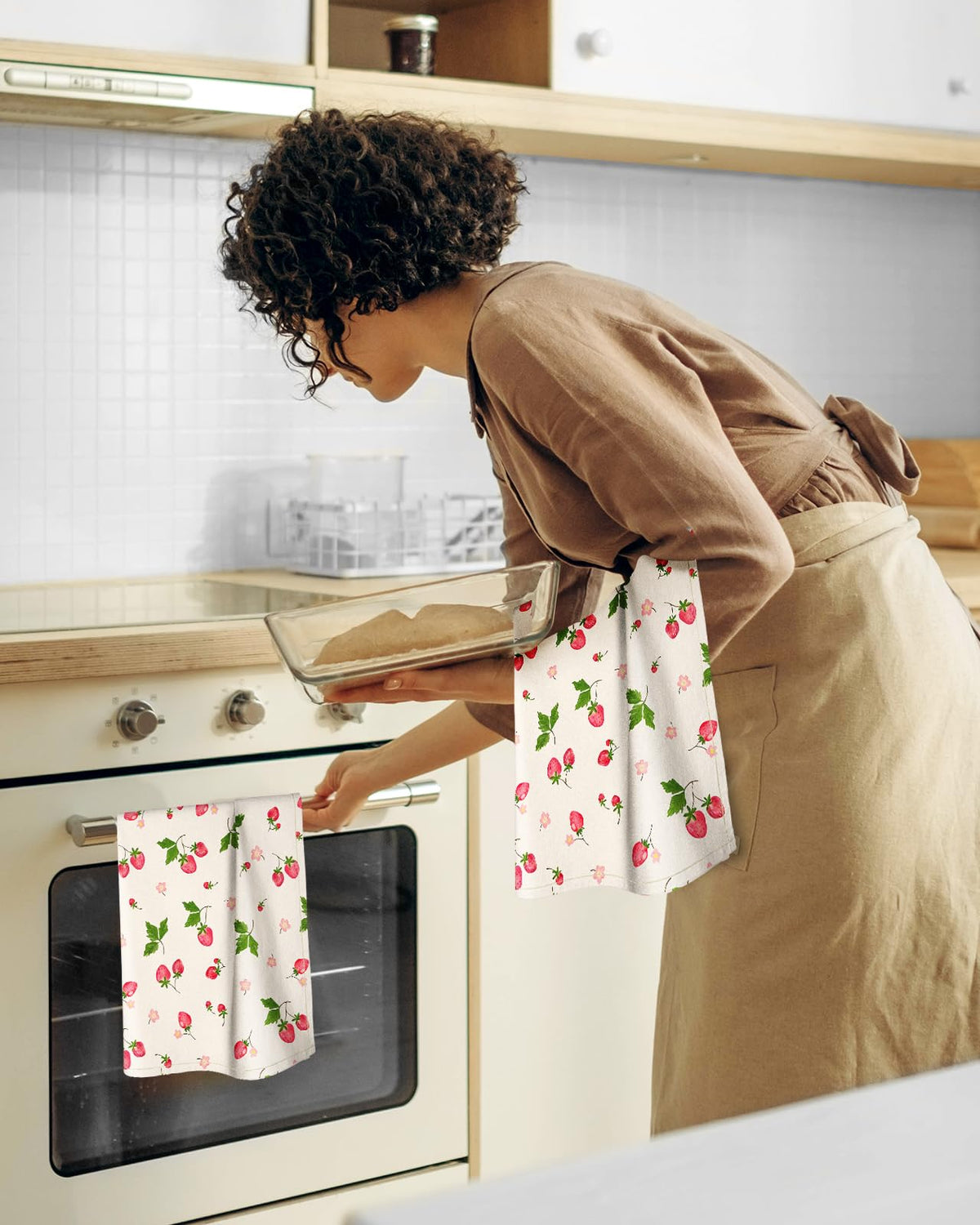 Miss Adola lint-free towels ideal for drying glassware and fruits.