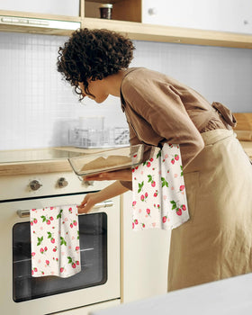 Miss Adola lint-free towels ideal for drying glassware and fruits.