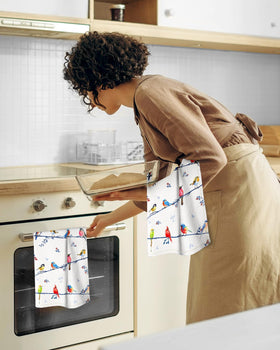 Miss Adola versatile towels suit dishes, fruits, glassware, and surfaces.
