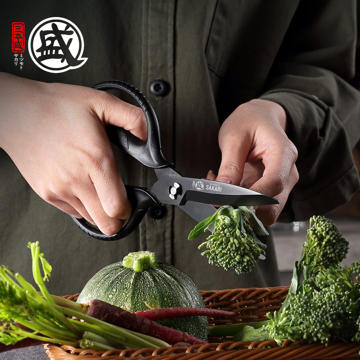 MITSUMOTO SAKARI ergonomic grip reduces hand fatigue.
