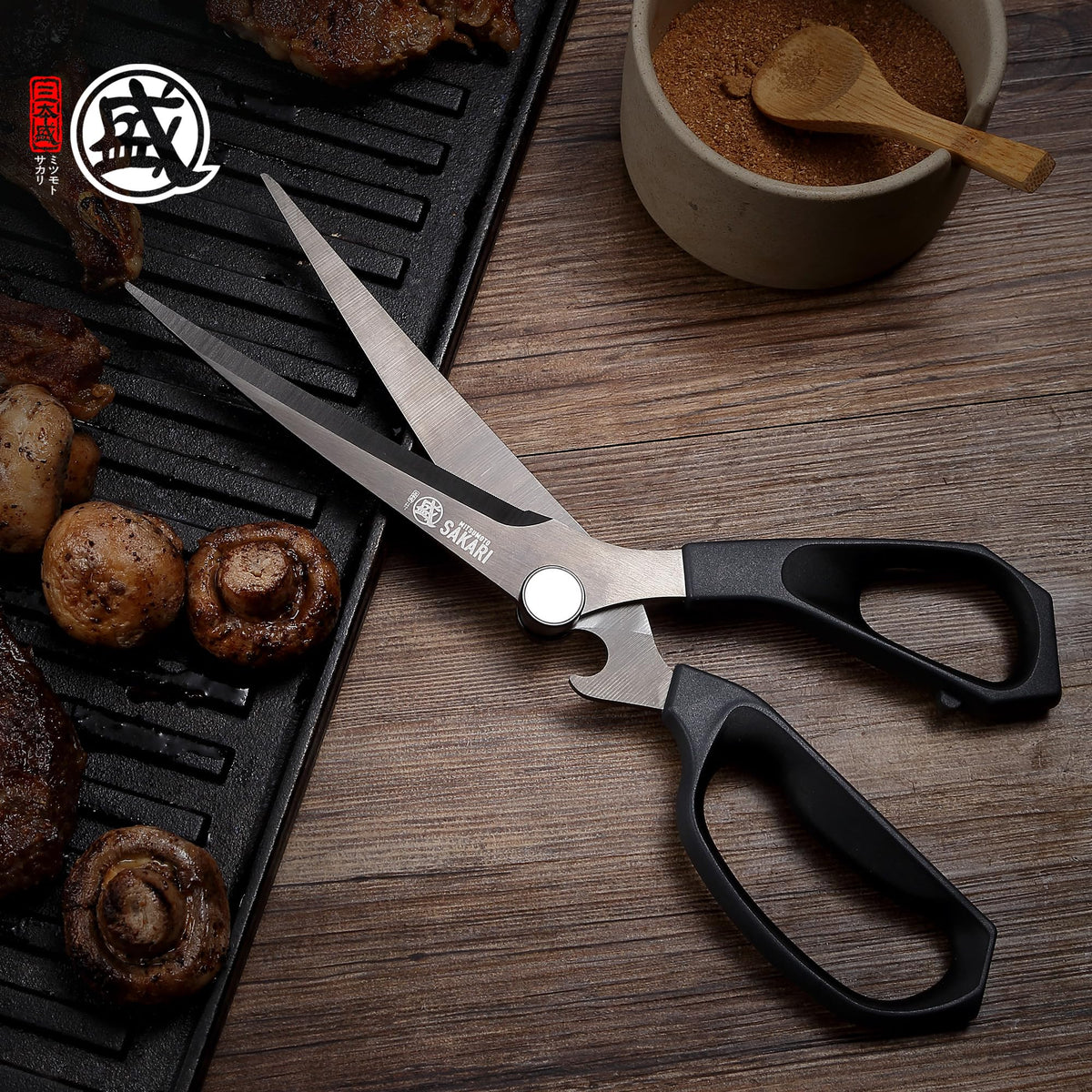 MITSUMOTO SAKARI titanium-plated blade for smoother, non-stick cutting.