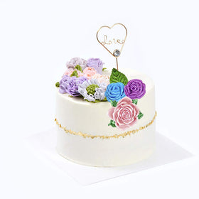 Mity rain sugarcraft rose mold for cupcakes and decorative frosting details.