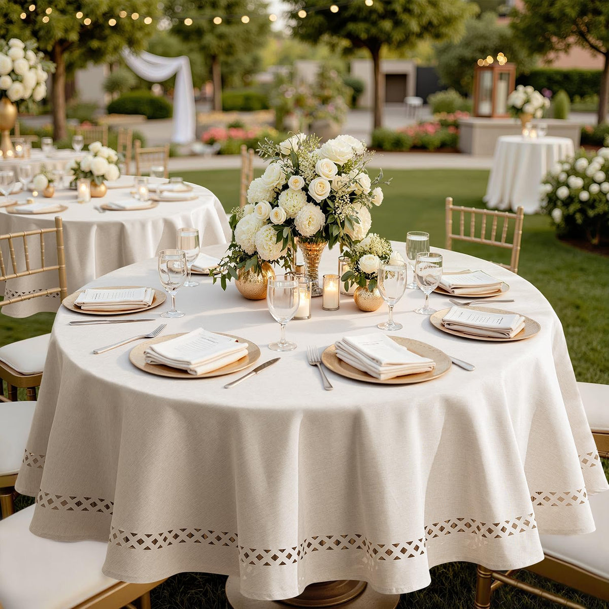 MIULEE beige tone complements wood and textiles for versatile table styling