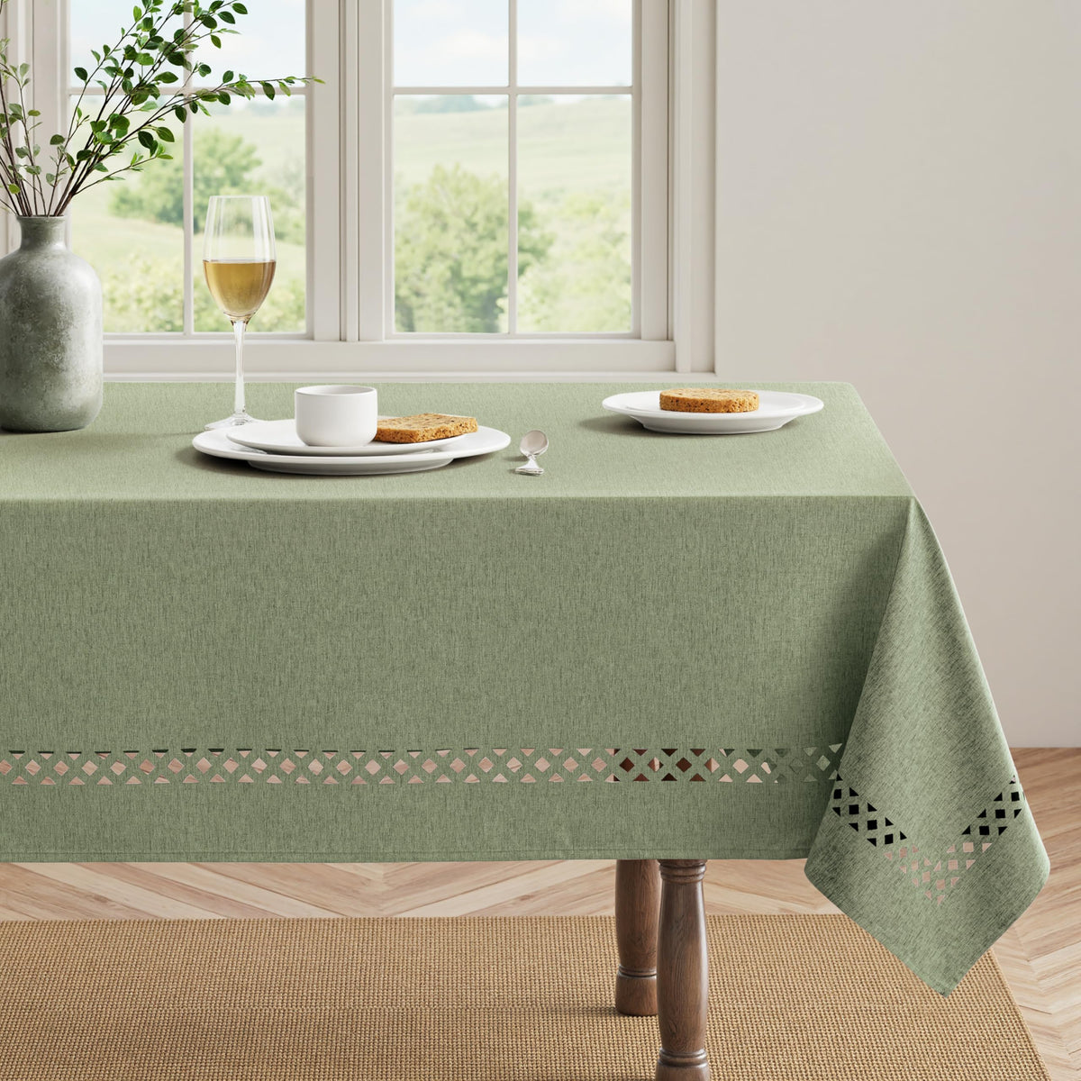 MIULEE easy-clean design allows quick cleanup after events