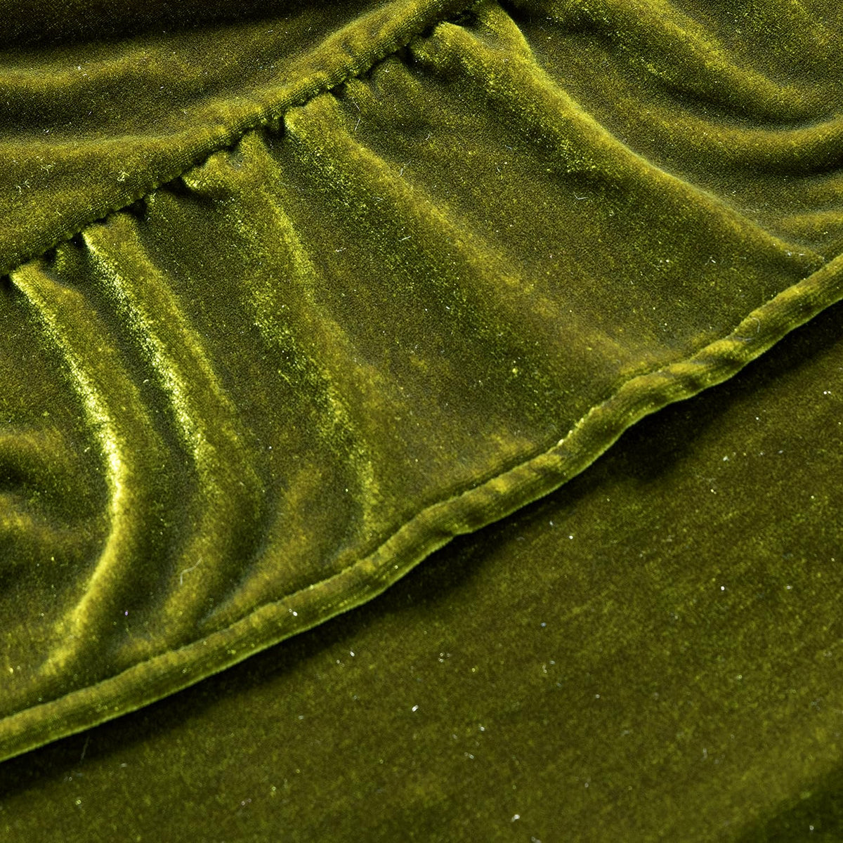 MIULEE velvet tablecloth thick-soft texture delivers luxurious drape for everyday dining