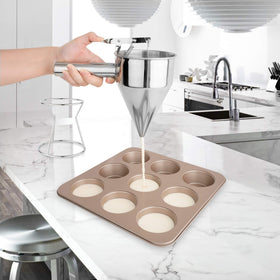 MIUONO EgieMr stable bracket keeps the unit ready for quick pours.