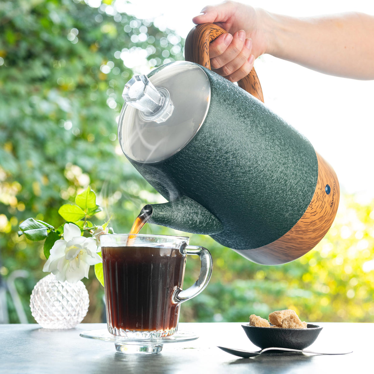 Mixpresso indicator light shows when coffee is ready to enjoy