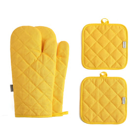 M MIAOYAN oven mitts with heat-resistant design for safe handling of hot dishes