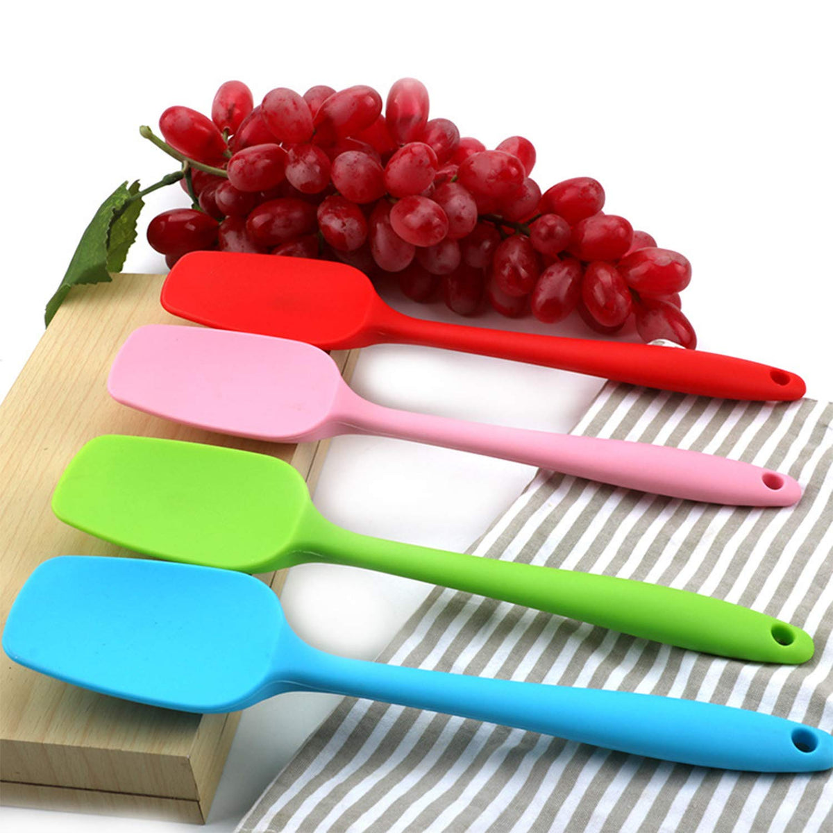One-piece MOACC spatula with stainless steel core for durable use