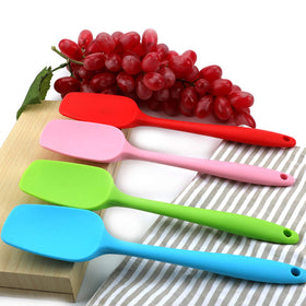 One-piece MOACC spatula with stainless steel core for durable use
