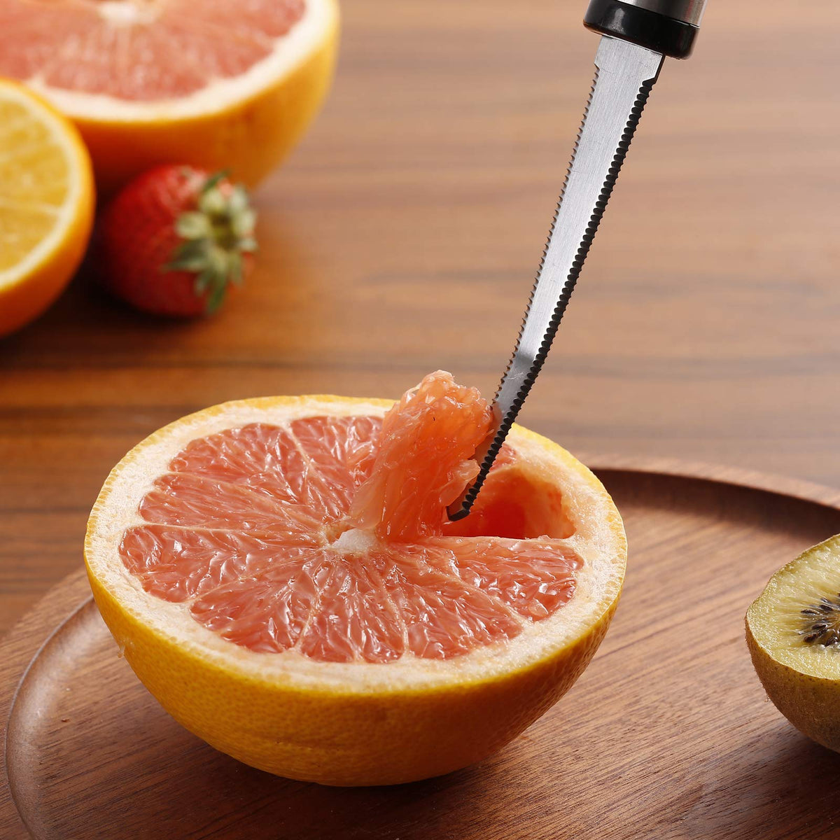 ModaSin grapefruit segments easily with sharp serrations and curved blade design