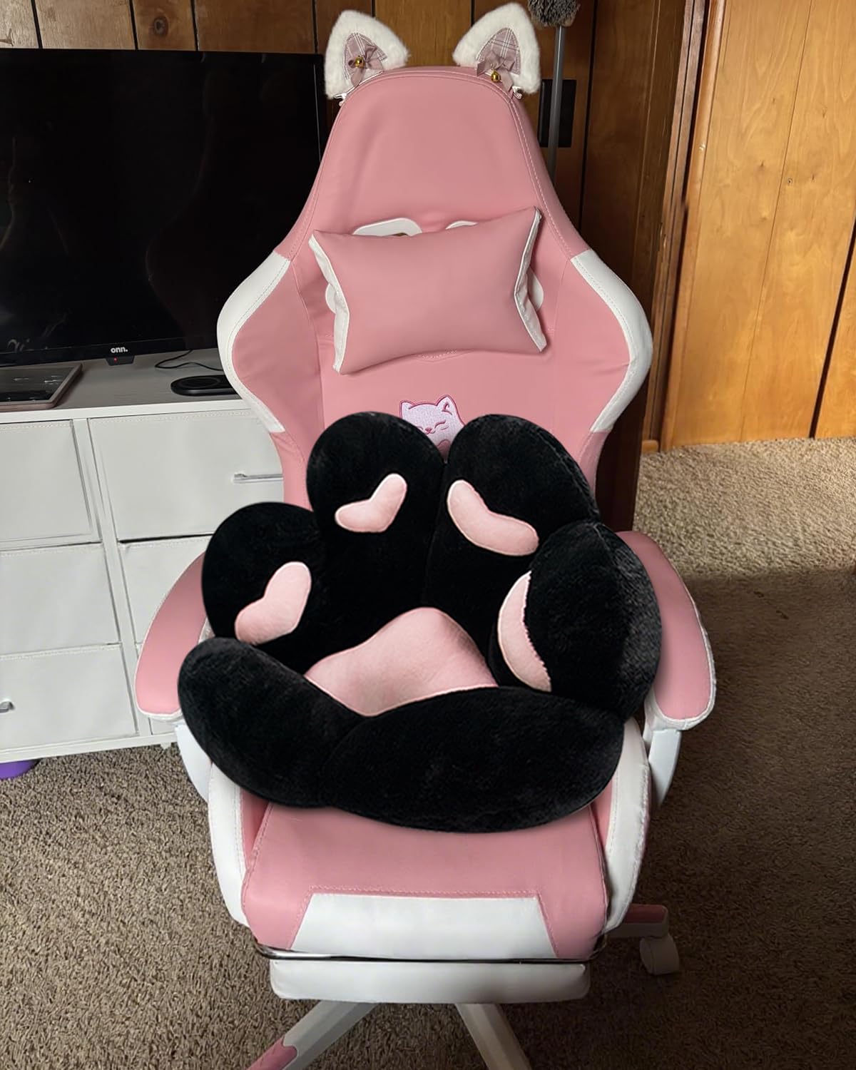 MOONBEEKI kawaii cat paw design adds playful seating style.