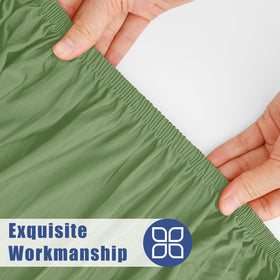 Moosfor machine-washable fabric for quick cleaning.