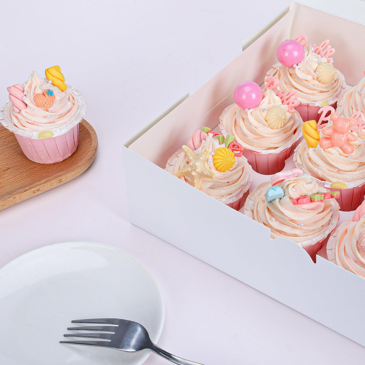 Moretoes 15-pack cupcake boxes ideal for birthdays and holidays
